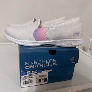 Women’s Sketchers Go Step Lite